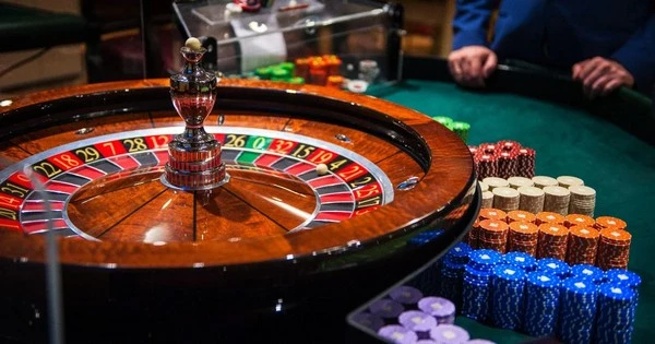 Roulette: Deciphering Betting Strategies - Inside vs. Outside Bets